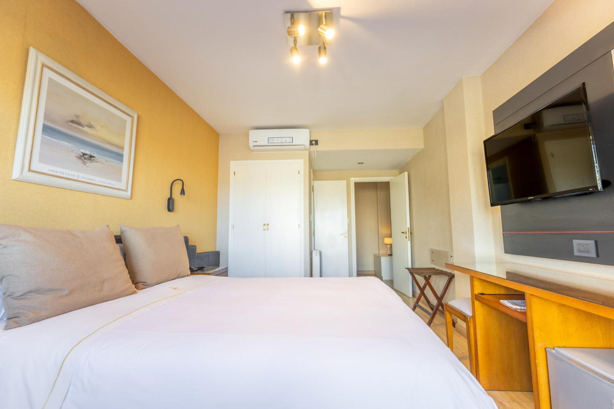 Superior Double or Twin Room Sea View